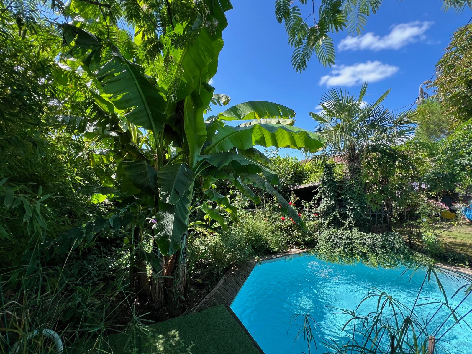 L'EXTERIEUR L'EXTERIEUR