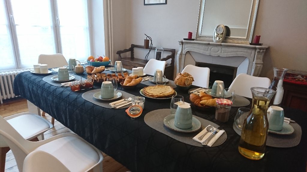 Le Petit-Déjeuner Le Petit-Déjeuner