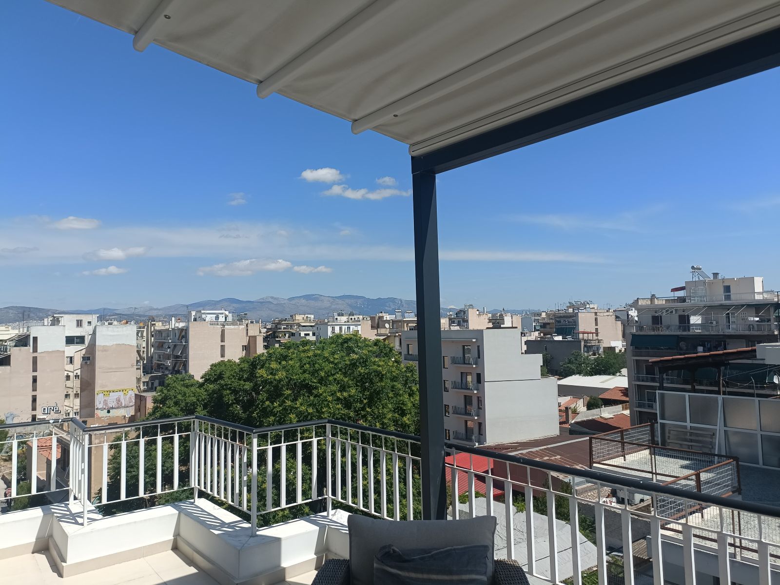 la terrasse côté nord la terrasse côté nord