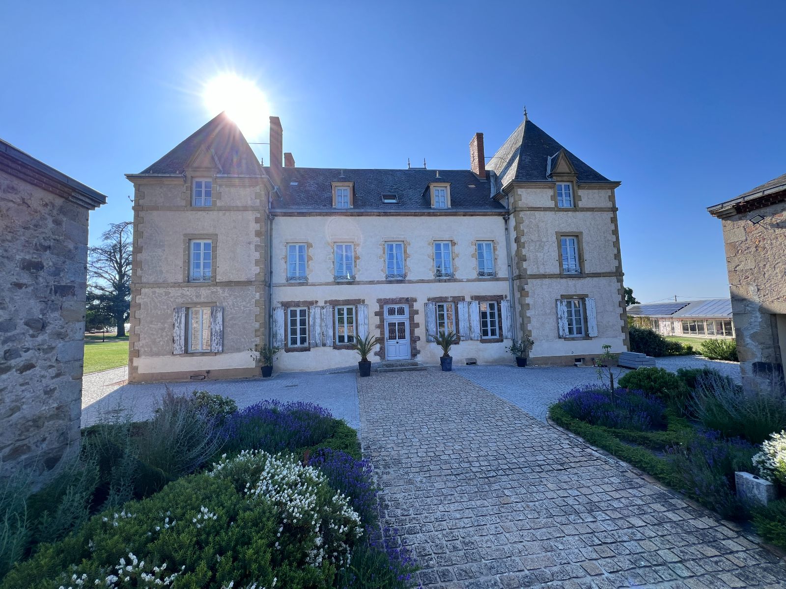 Entrée de la propriété Entrée de la propriété