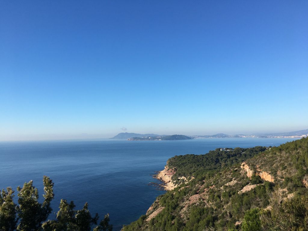 Vue du Cap Garonne, 20 min Vue du Cap Garonne, 20 min