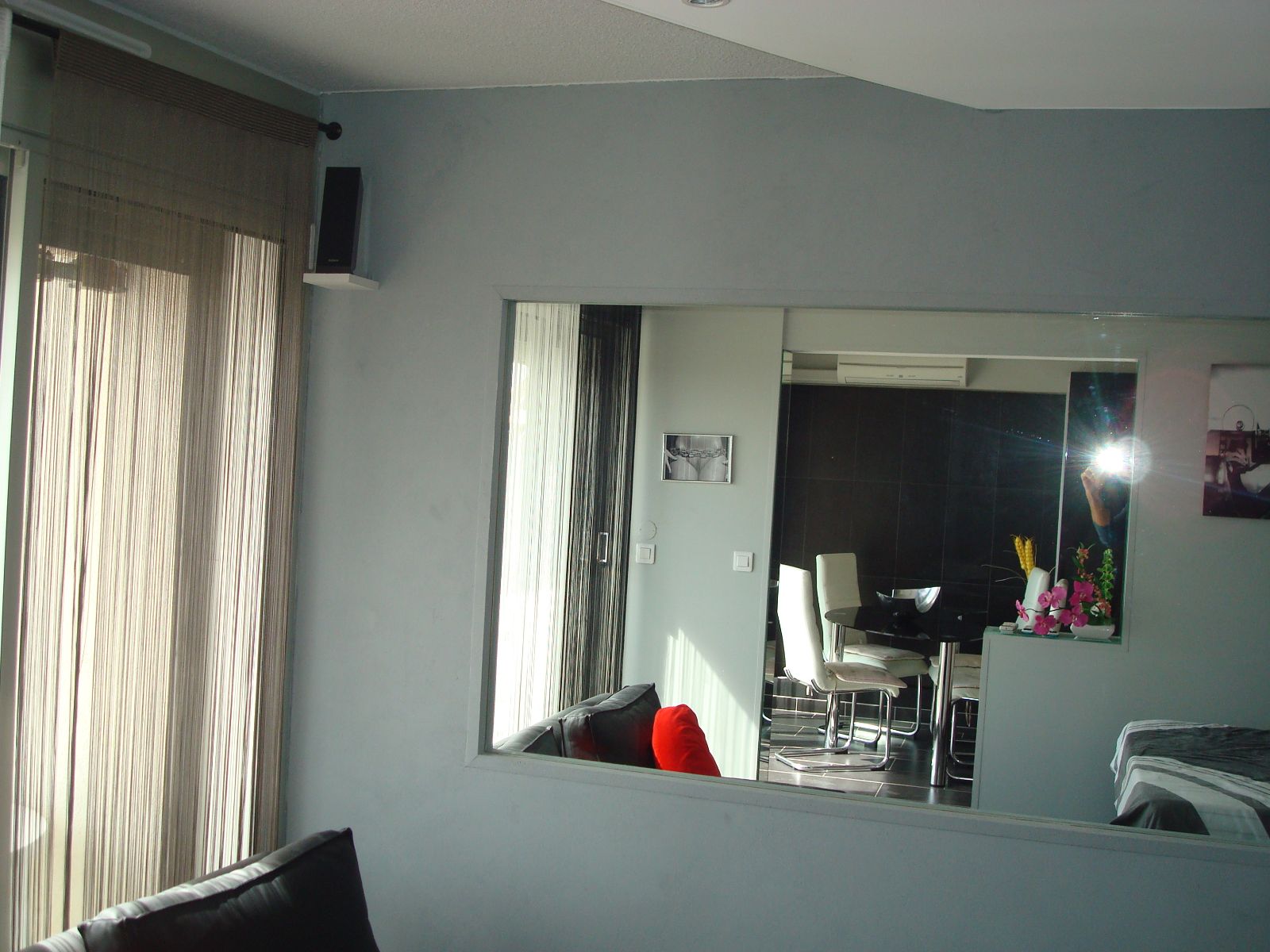 LES MARQUIS La galerie des glaces.... LES MARQUIS La galerie des glaces....