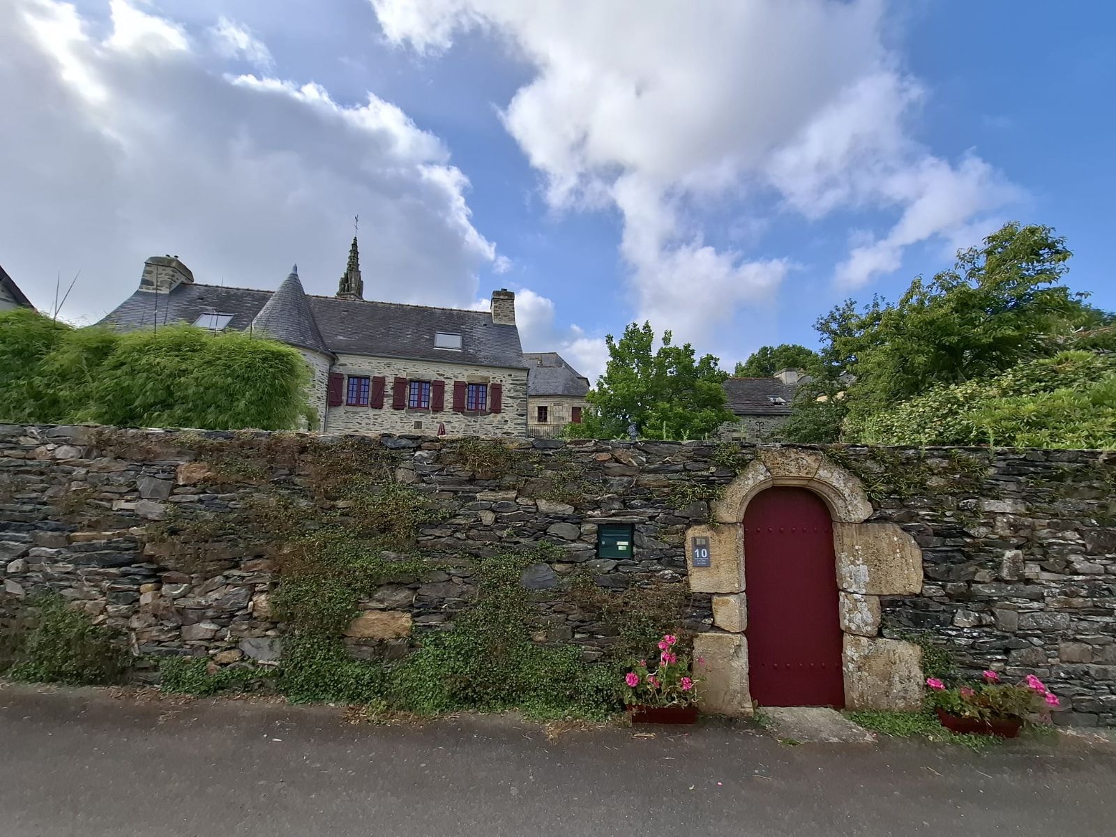 l'accs au Clos par le jardin