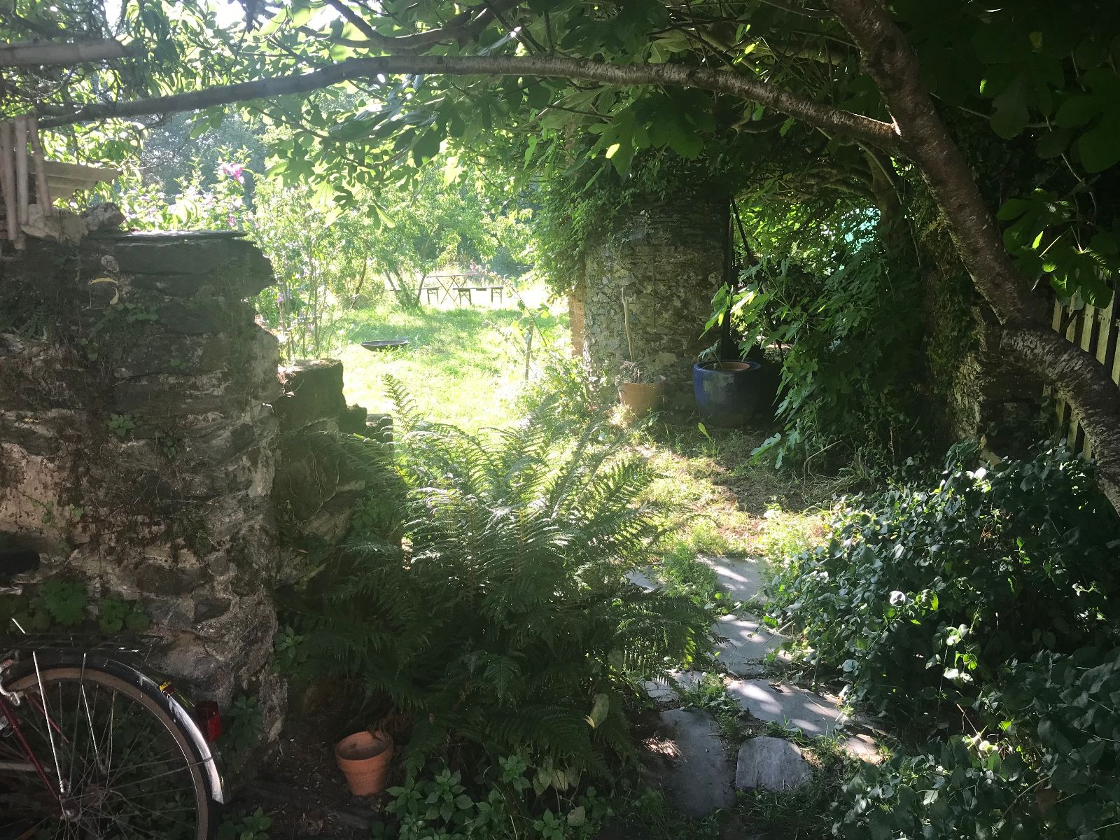 l'arrière de la maison, l'arrière de la maison,