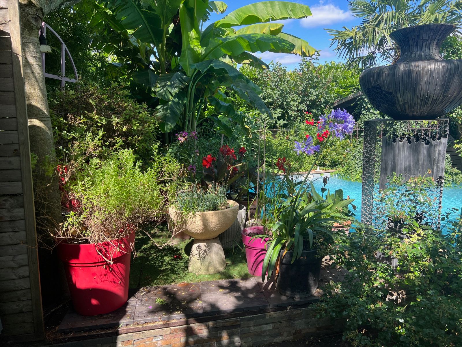 L'EXTERIEUR L'EXTERIEUR