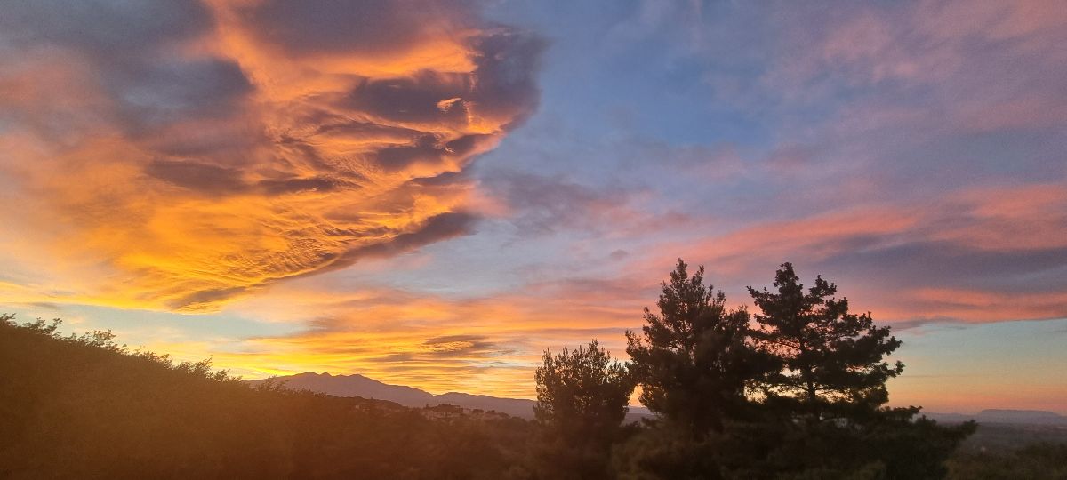 Montesquieu des Albères et le Canigou Montesquieu des Albères et le Canigou