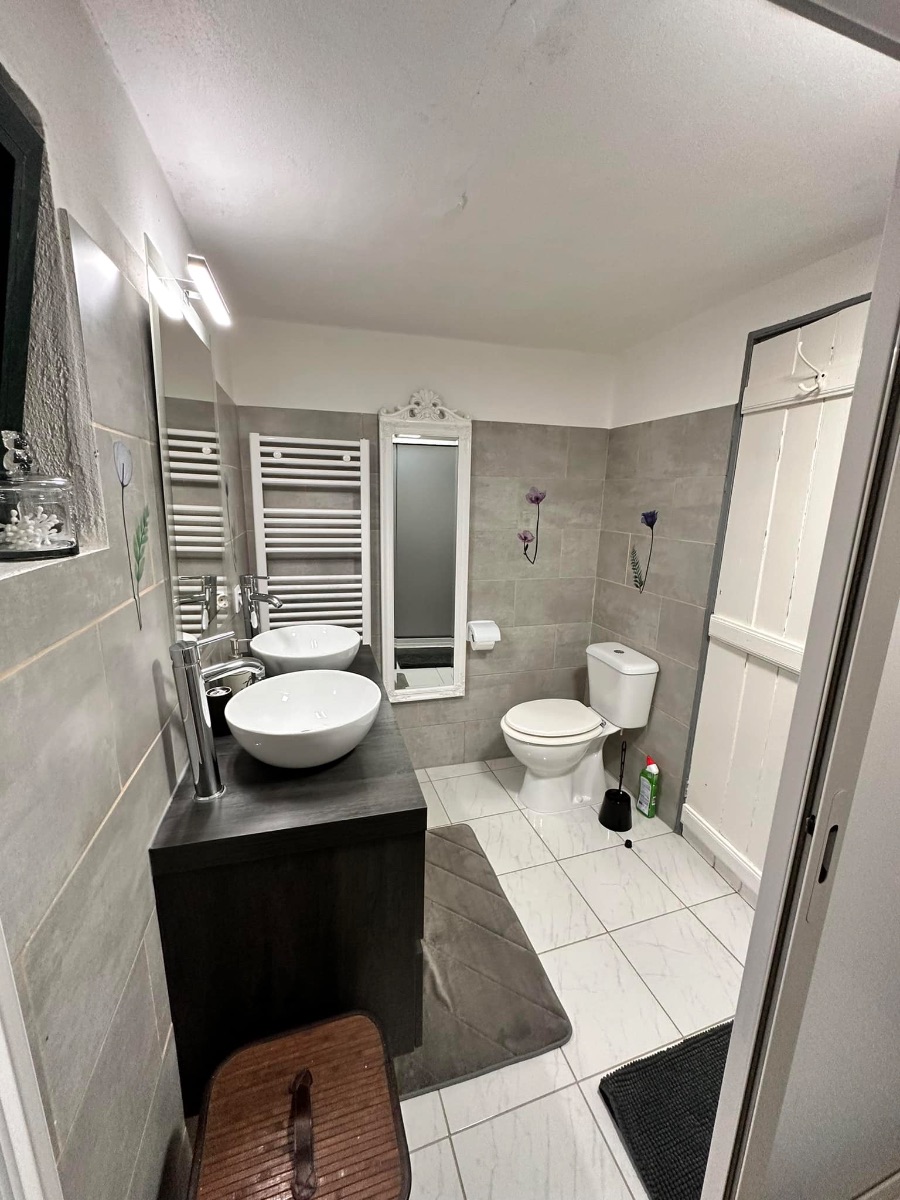 Sale d'eau Bouddha Sale d'eau Bouddha