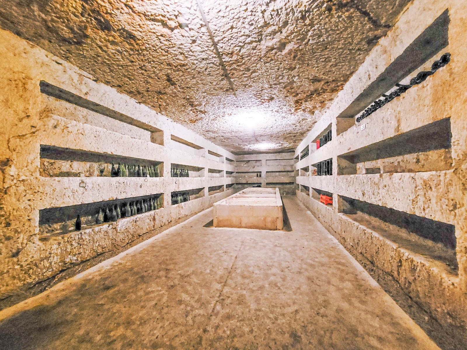 Un aperu des 650 m2 de caves troglodytes