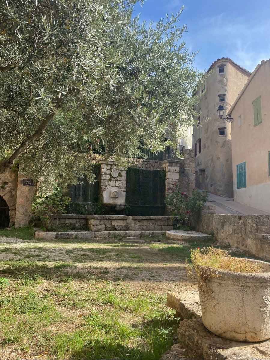 Le quartier ancien du village Le quartier ancien du village