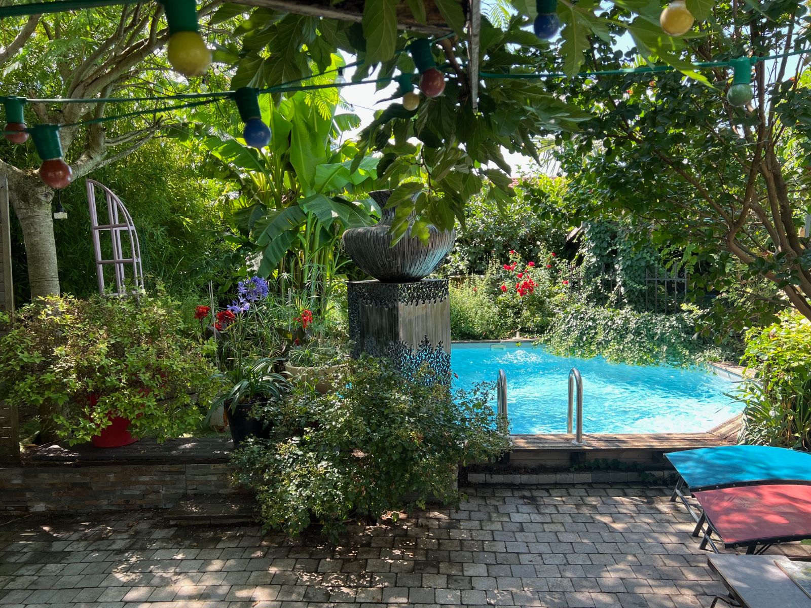 L'EXTERIEUR L'EXTERIEUR