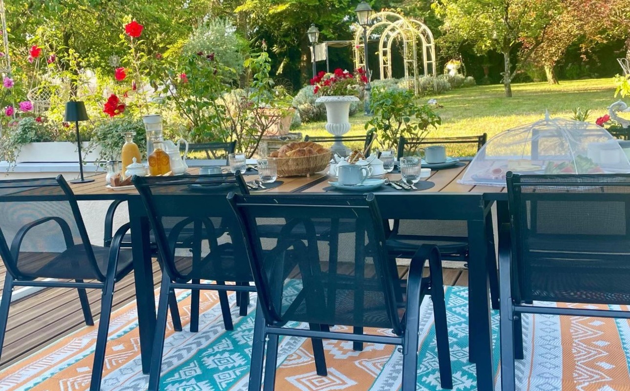 Petit djeuner en terrasse