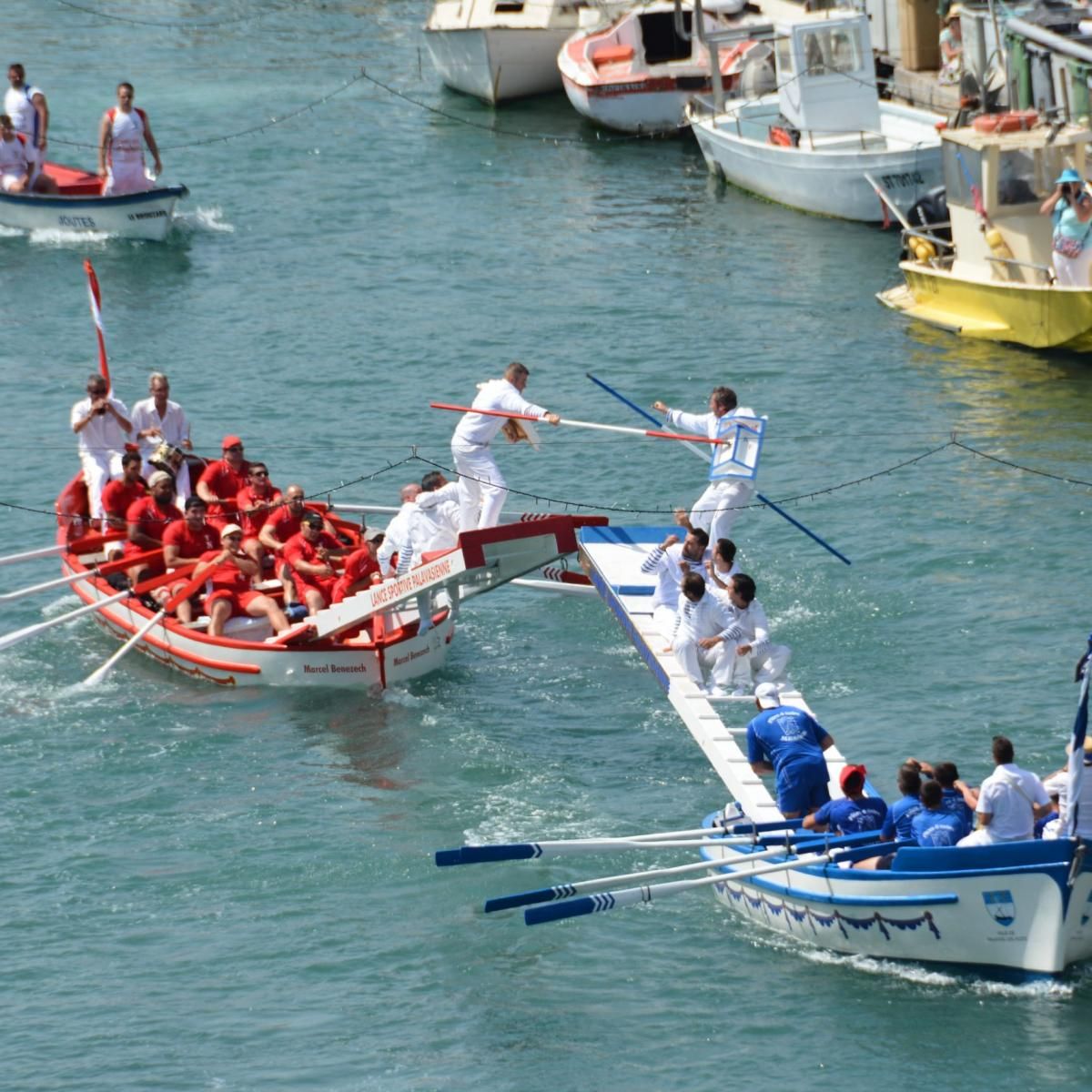 le spectacle des joutes à Palavas le spectacle des joutes à Palavas