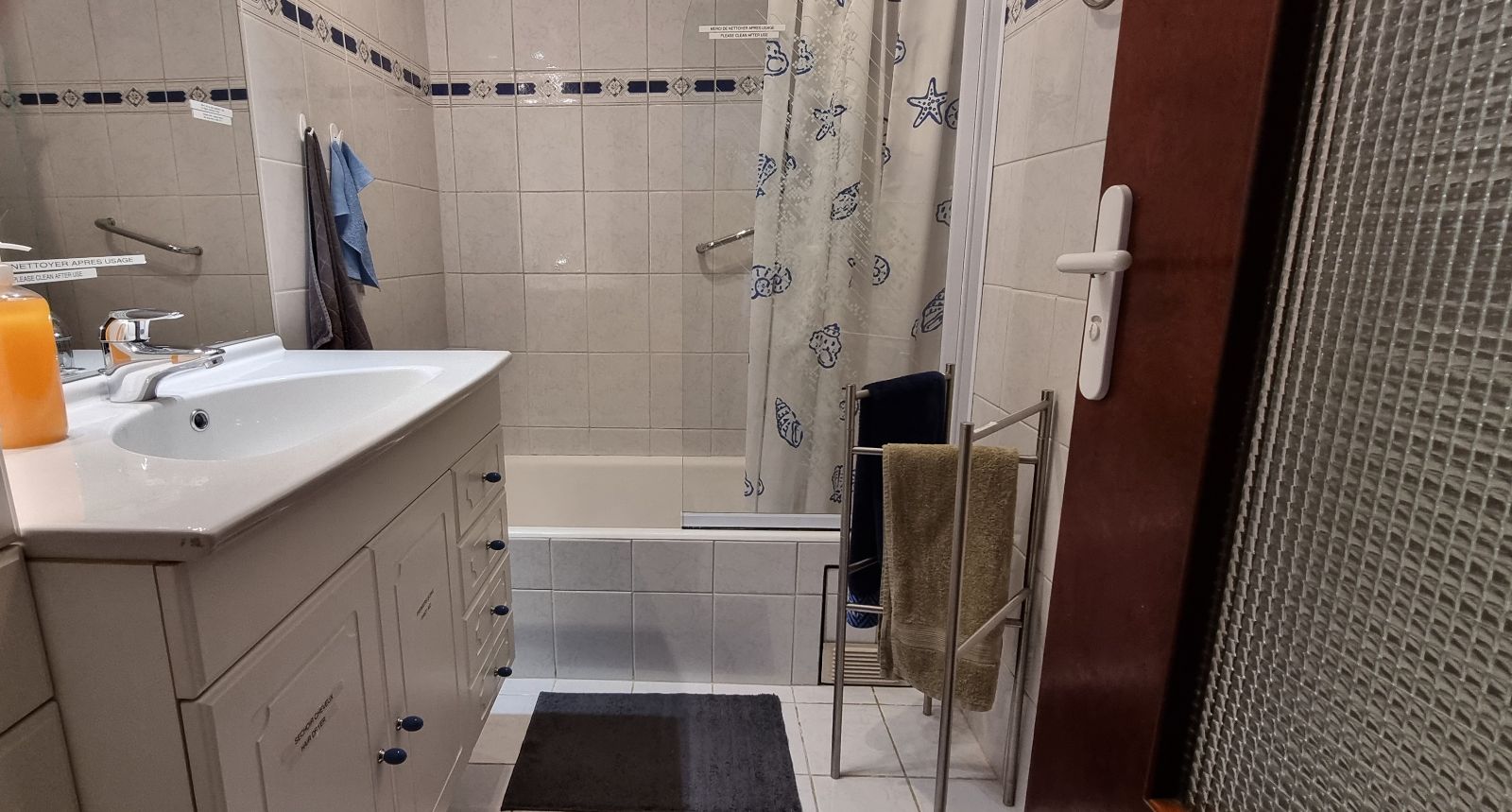 Salle de bain partagée Salle de bain partagée