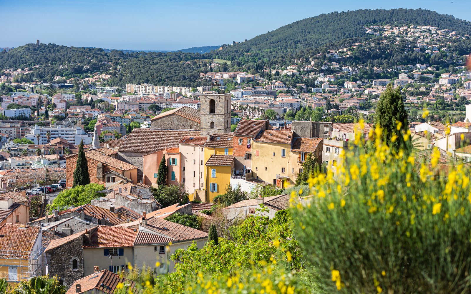 Vue de la ville ville d'Hyeres