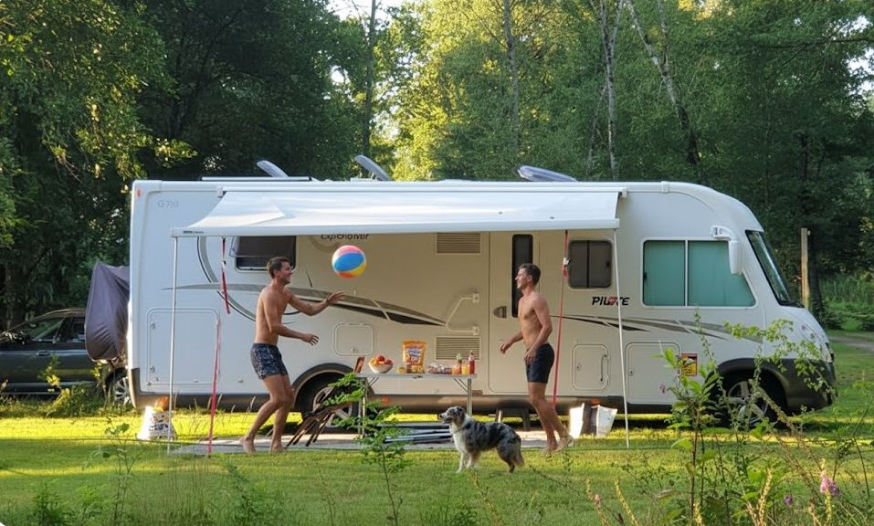 Emplacements pour camping-car ou caravane Emplacements pour camping-car ou caravane