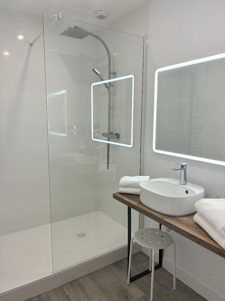 H�tel La Berteli�re - Salle bains avec douche