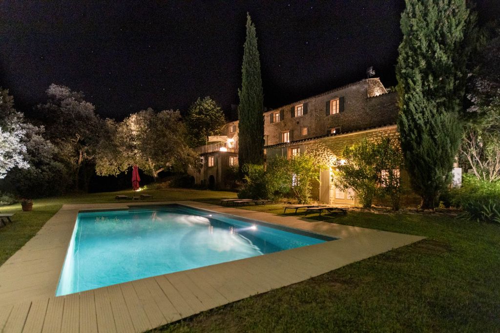 Le Prieur La Madelne by night