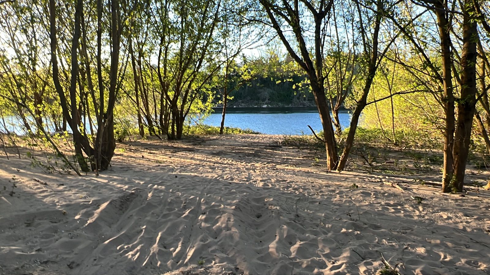 Rives de la Dordogne Rives de la Dordogne