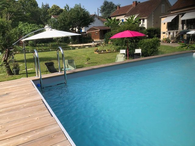 Piscine et jardin