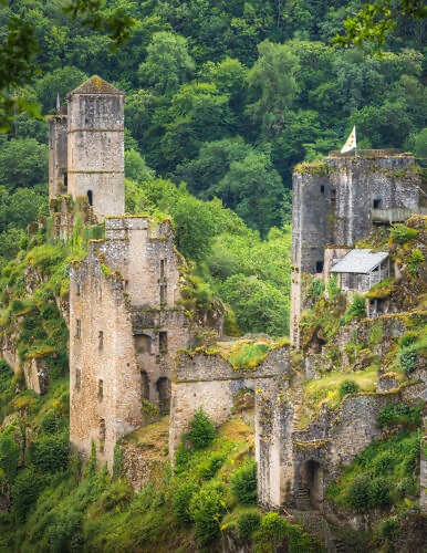 Les tours de merle Les tours de merle