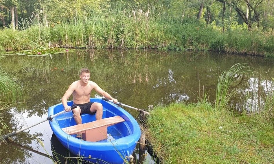 un plan d'eau et une rivière dans la propriété un plan d'eau et une rivière dans la propriété