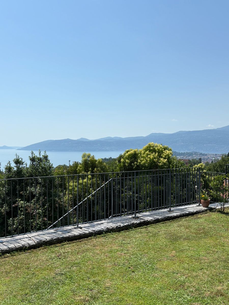 vista sul lago maggiore vista sul lago maggiore