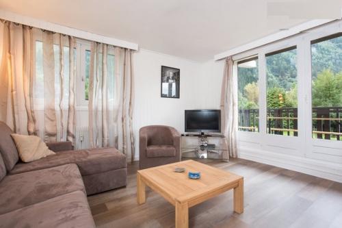 3 pièces LE LYRET 1 À 2/6 pers 52 m2 3 pièces LE LYRET 1 À 2/6 pers 52 m2