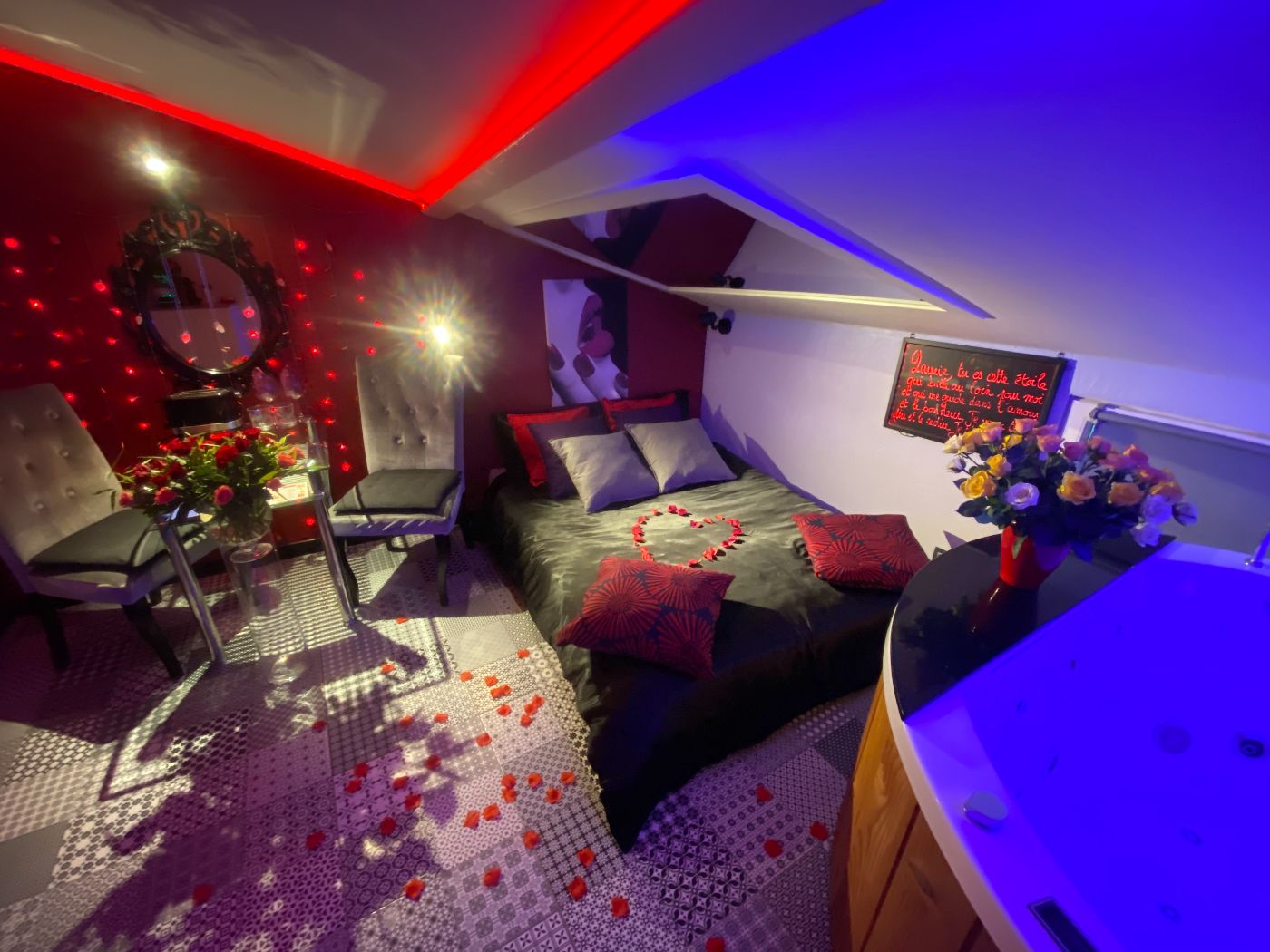 CHAMBRE ROUGE CHAMBRE ROUGE