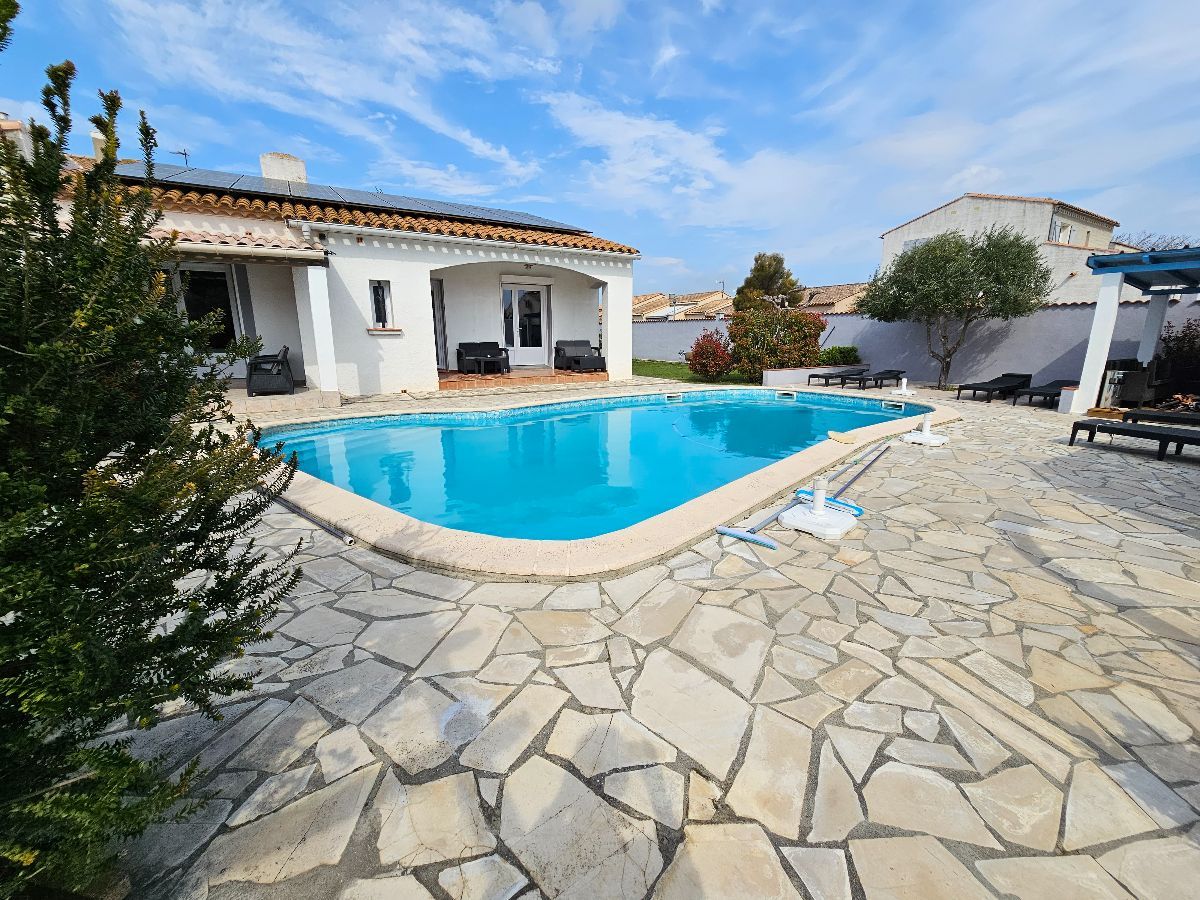 Autre vue de la piscine