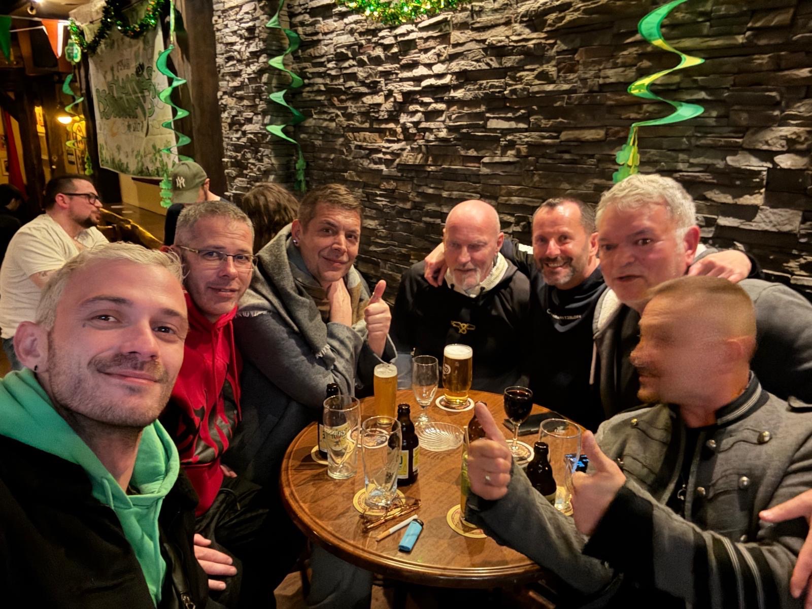 Merci aux tout jeunes mariés Sylvain et Jérôme pour leurs visites et sympathies Merci aux tout jeunes mariés Sylvain et Jérôme pour leurs visites et sympathies