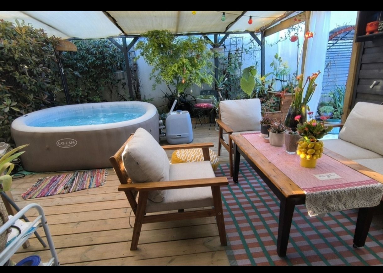 Jacuzzi dans la terrasse prot�g� 