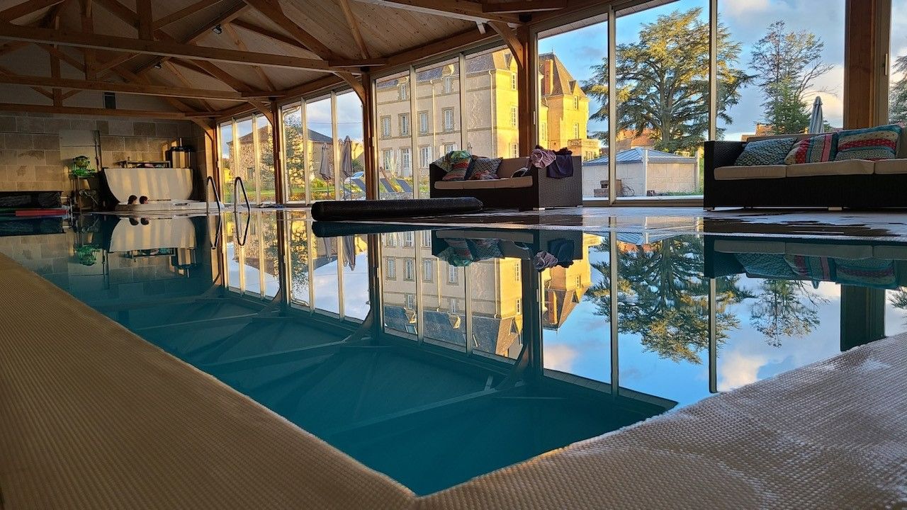 Piscine intérieur 20m chauffée Piscine intérieur 20m chauffée