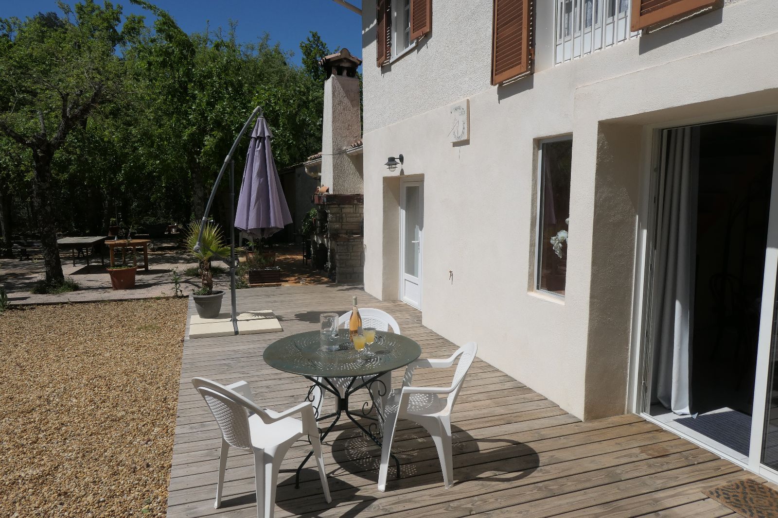 vue du gîte depuis la terrasse vue du gîte depuis la terrasse