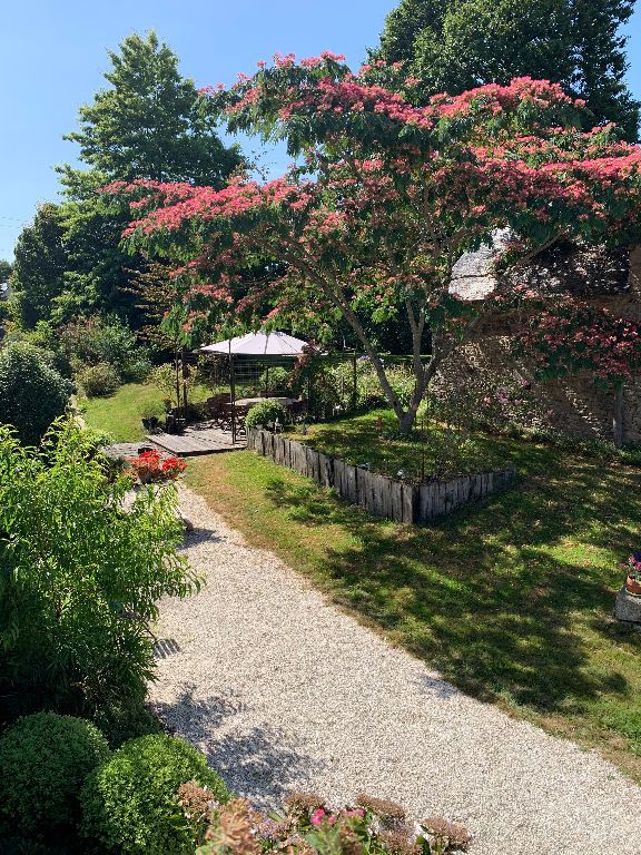 La terrasse pour les petits déjeuners en saison La terrasse pour les petits déjeuners en saison