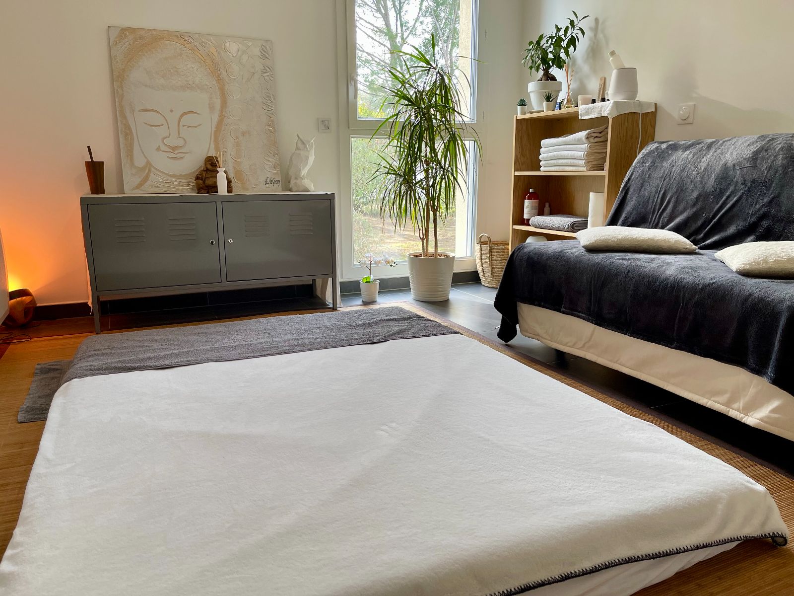 Pièce chauffée...massages au sol pour plus de rapprochement plus de sensualité Pièce chauffée...massages au sol pour plus de rapprochement plus de sensualité