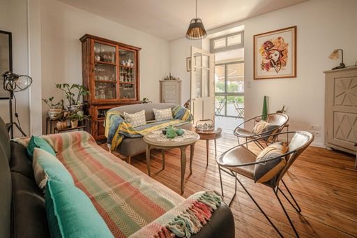 Salon donnant dans la Vranda ct jardin