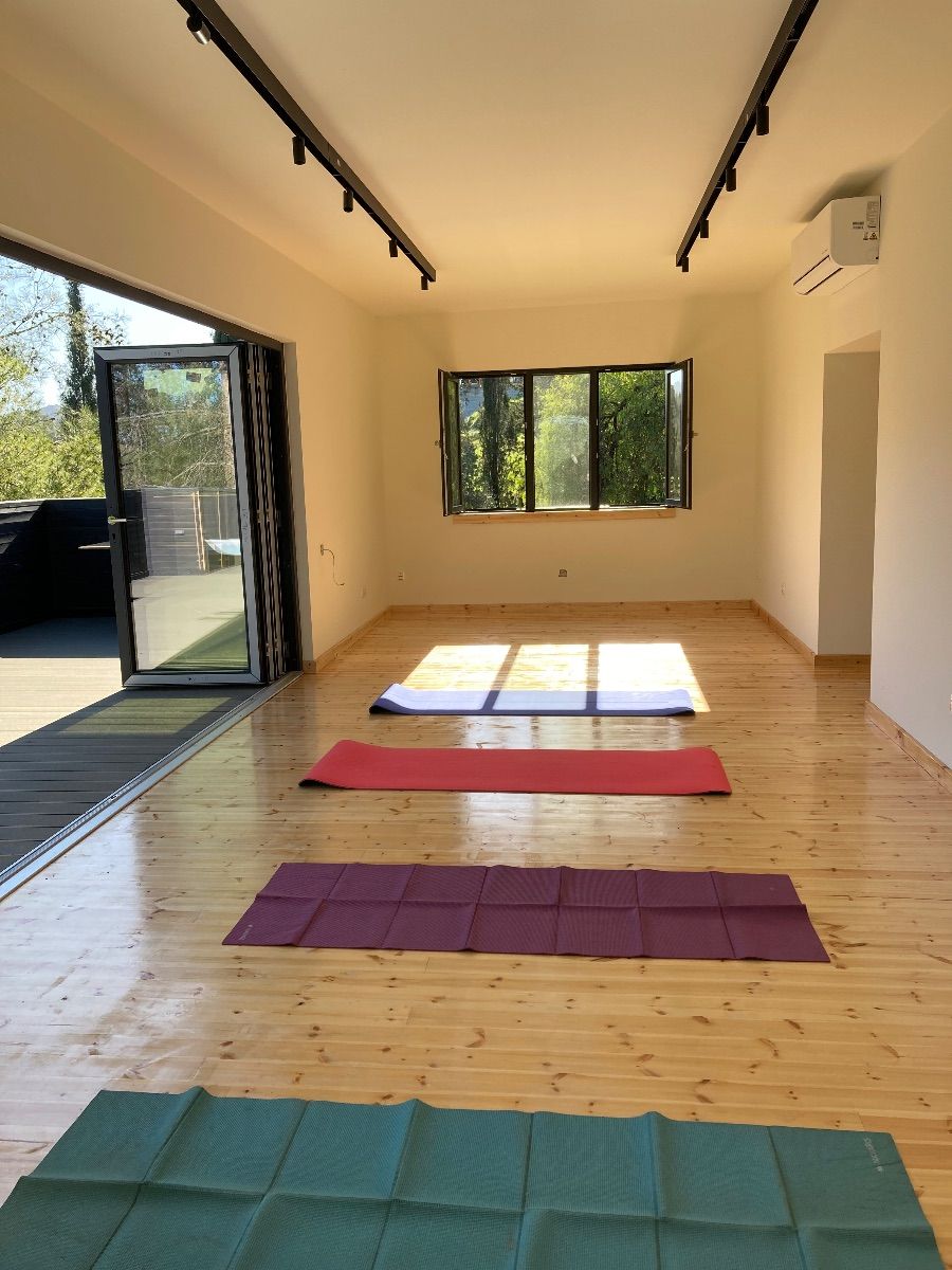 Studio Yoga - Chypre/Cyprus/Zypern Studio Yoga - Chypre/Cyprus/Zypern