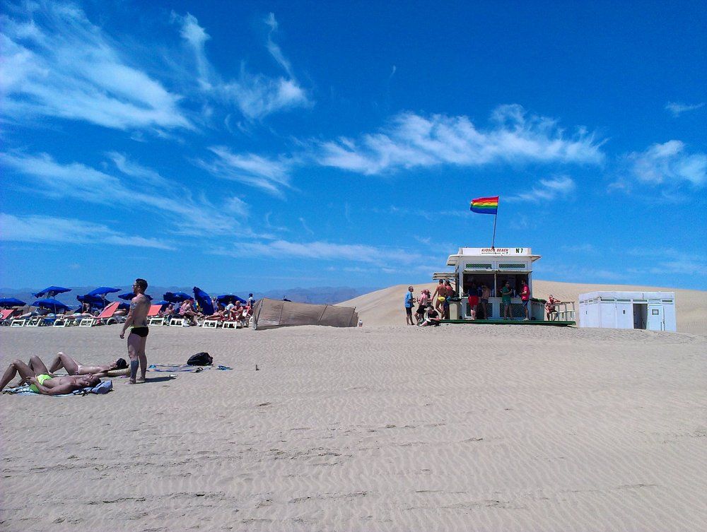Rainbow Flag au Kiosque BEACH 7 Rainbow Flag au Kiosque BEACH 7