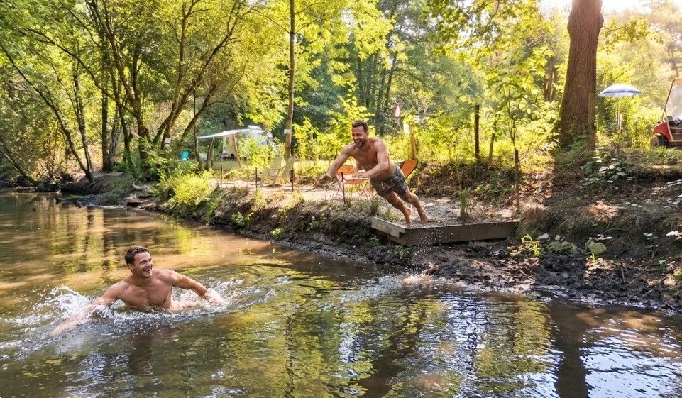 Nage en rivière au coeur dela propriété Nage en rivière au coeur dela propriété