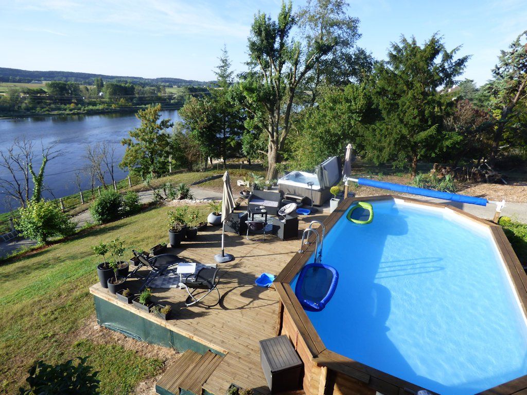 Terrasse piscine, spa et salons de jardin