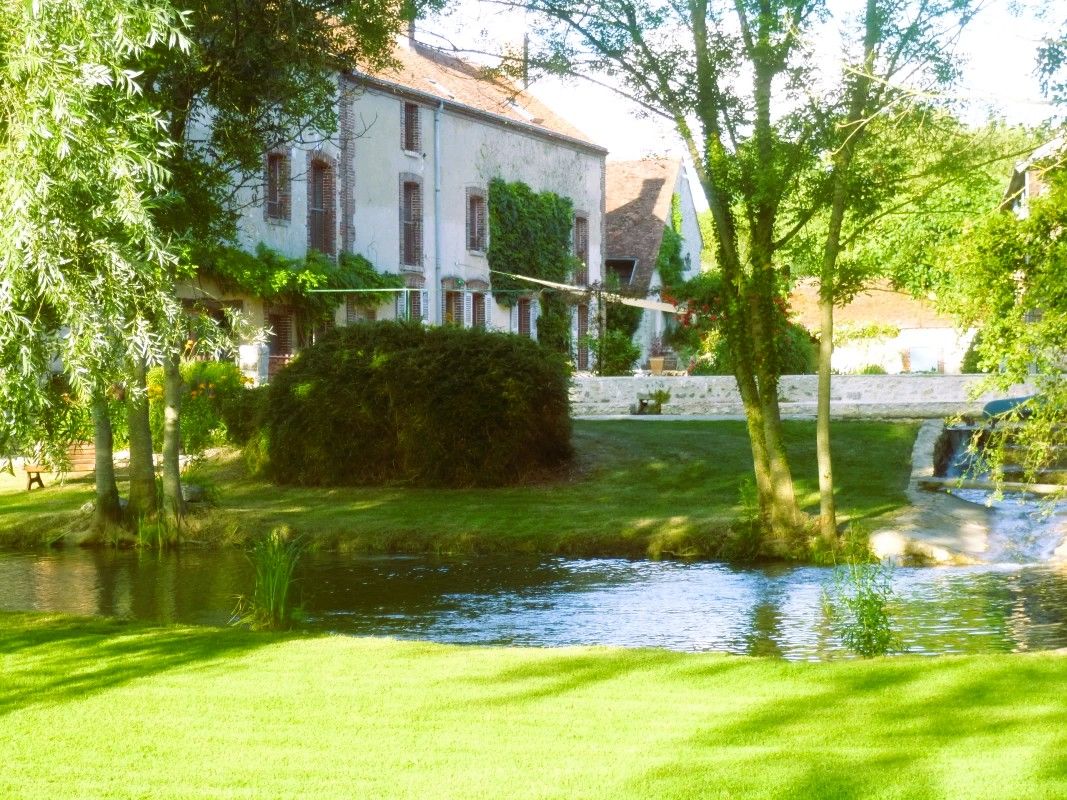 Le Moulin de Mousseau, un cadre naturel pour vivre quatre jours de Tantra entre hommes.