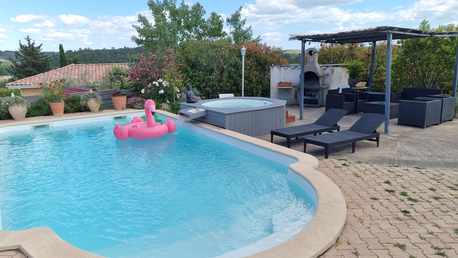 Piscine de saison non chauffée,au sel Piscine de saison non chauffée,au sel