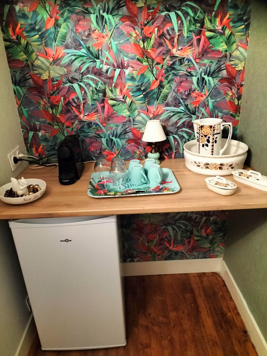 coin café/thé avec réfrigérateur coin café/thé avec réfrigérateur