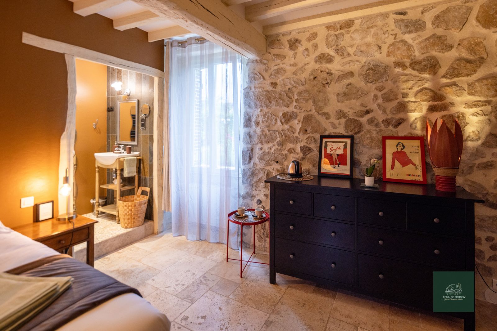 Commode et table d' accueil