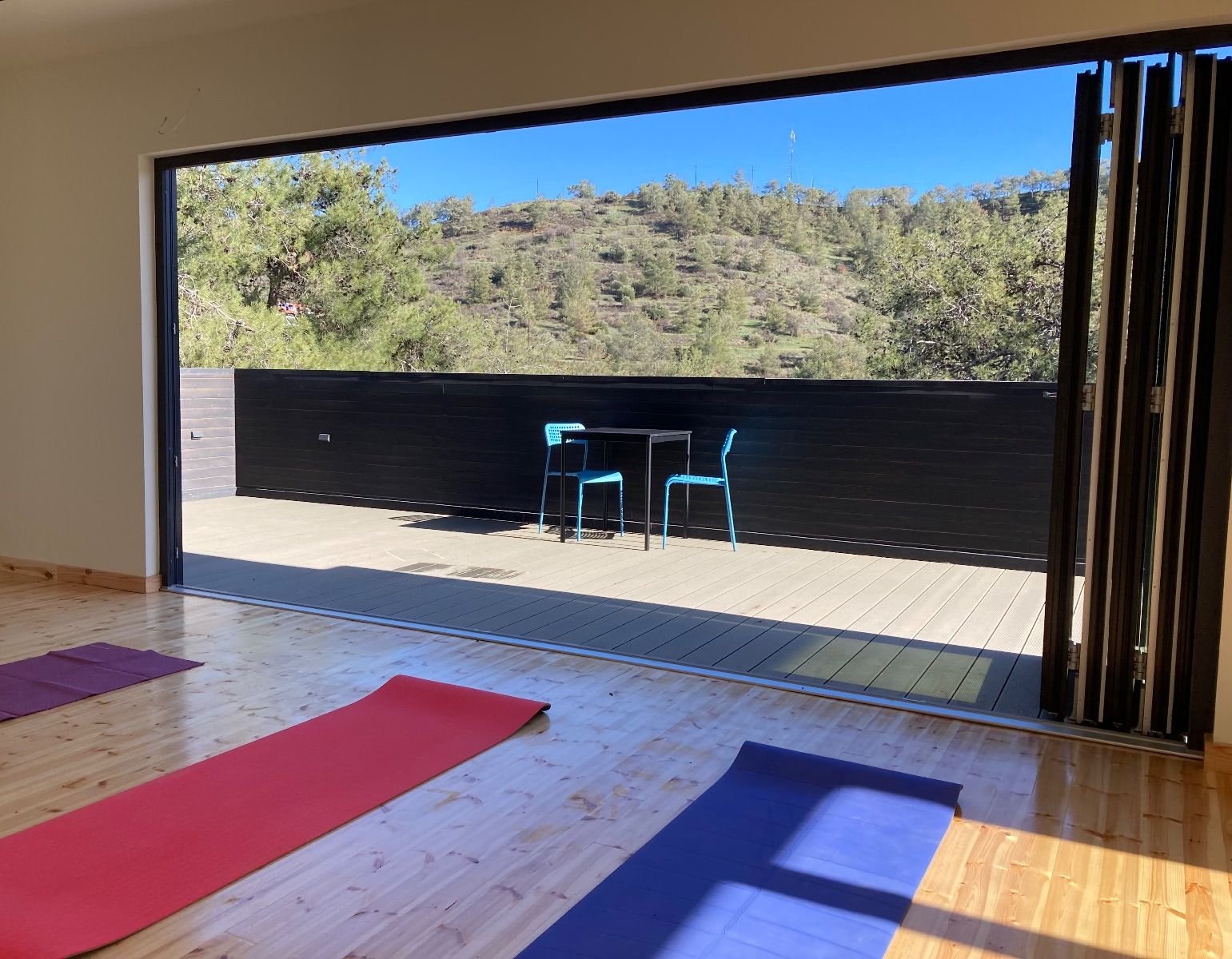 Studio Yoga - Chypre/Cyprus/Zypern Studio Yoga - Chypre/Cyprus/Zypern