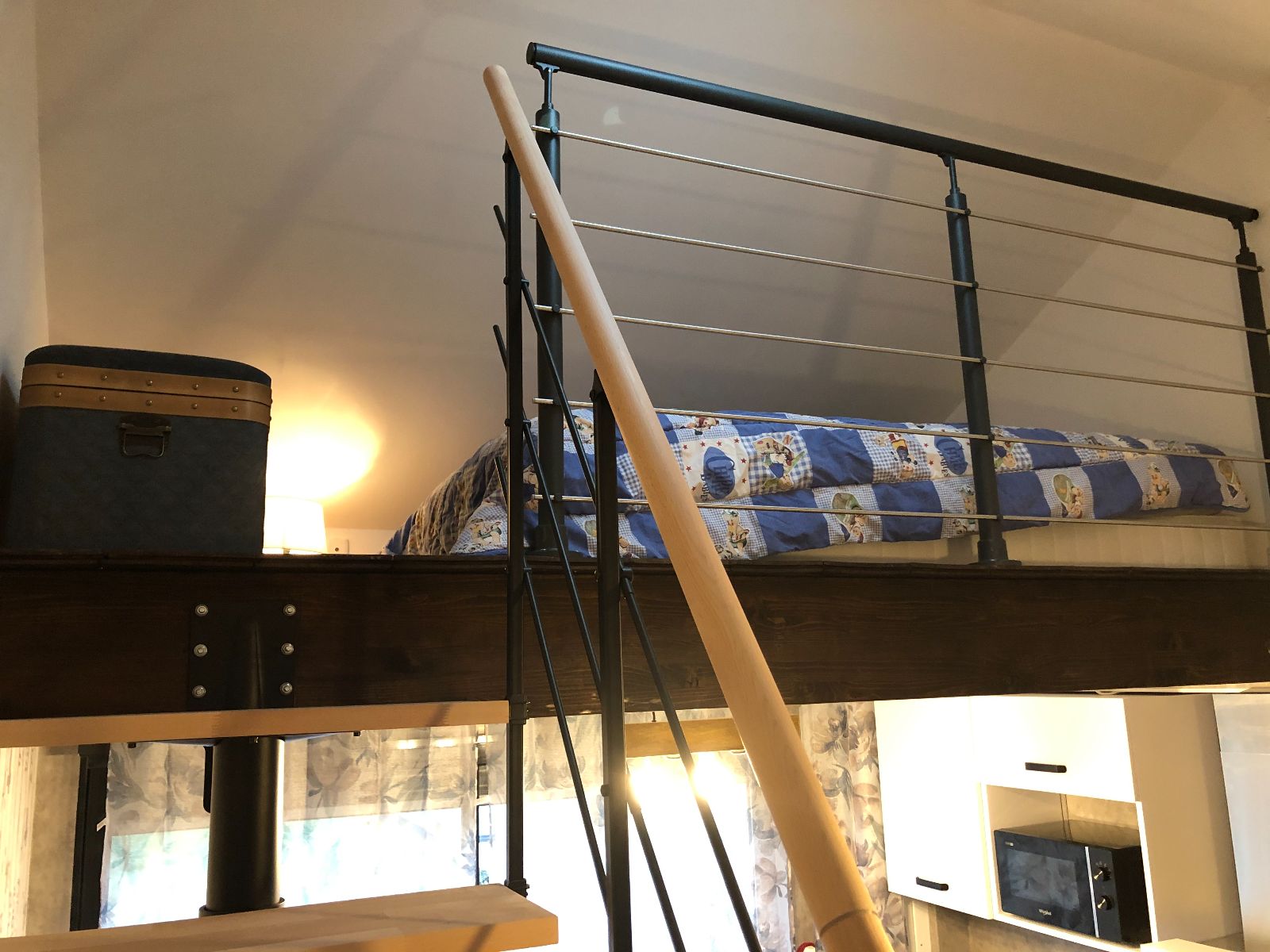 la mezzanine - lit de 120 confortable . la mezzanine - lit de 120 confortable .