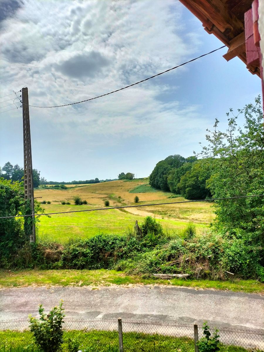 vue sur la campagne depuis la chambre vue sur la campagne depuis la chambre