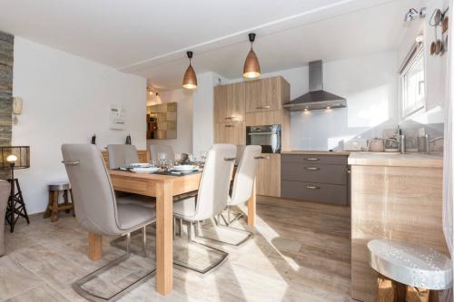 3 pièces LE LYRET 1 B 2/6 pers 52 m2 3 pièces LE LYRET 1 B 2/6 pers 52 m2