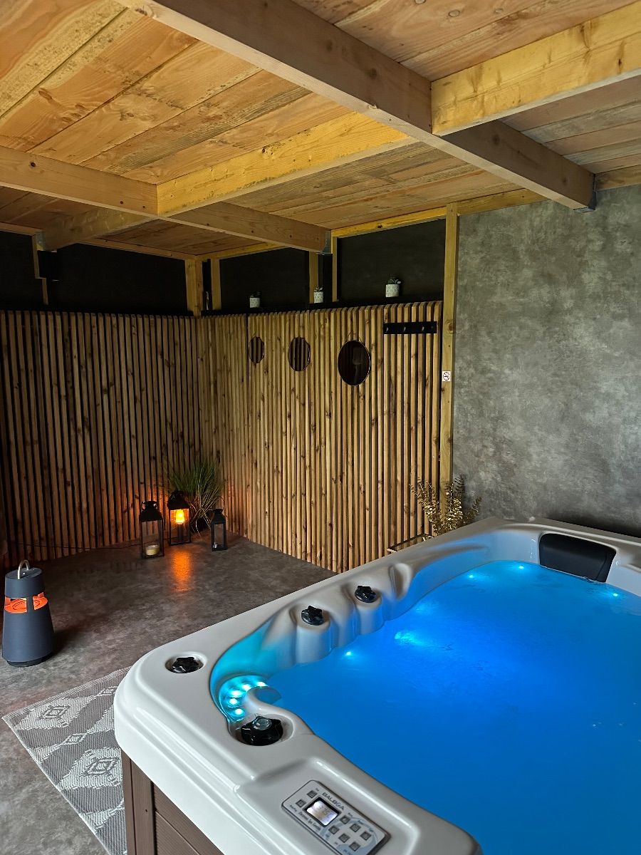 Espace bien-tre jacuzzi et sauna 