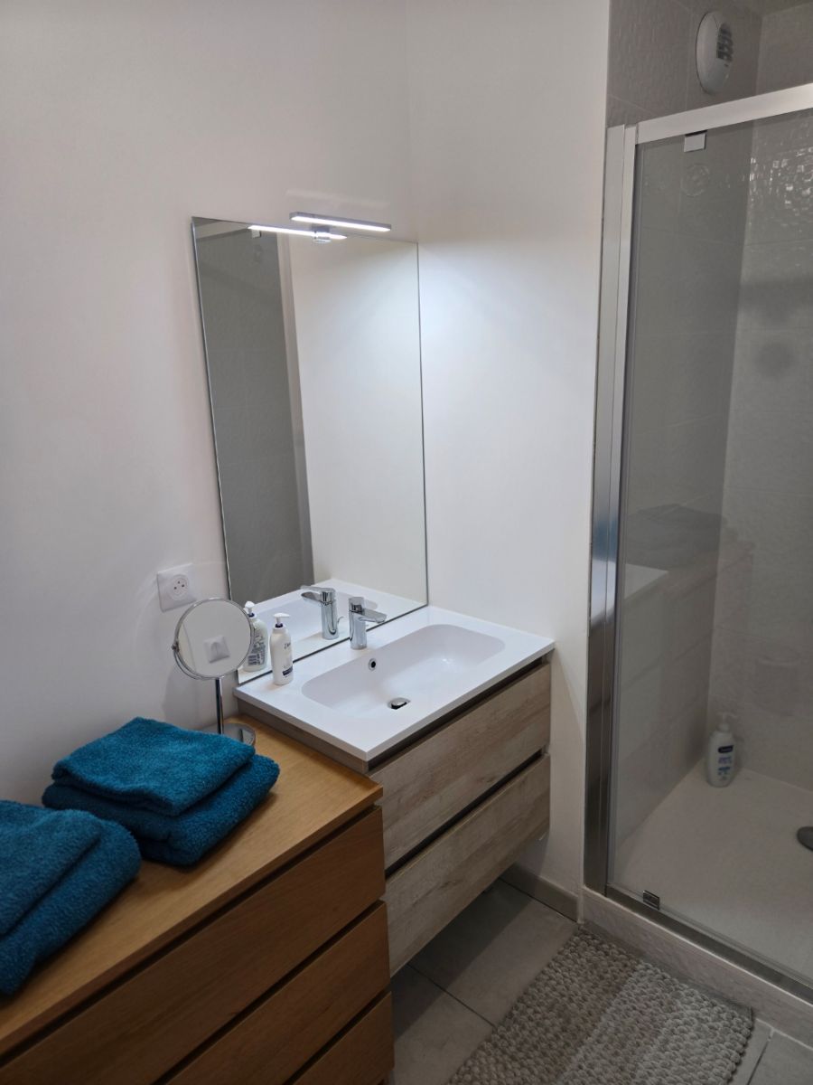 Salle d'eau privative chambre 1 Salle d'eau privative chambre 1